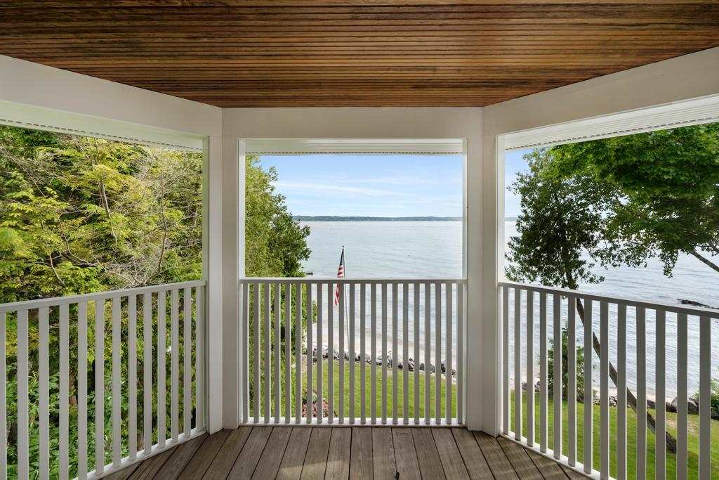 1621 Fern Harbor Springs MI 49740