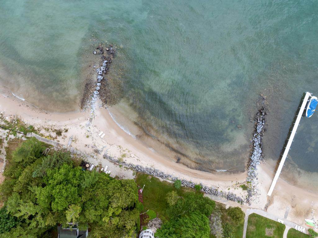 1621 Fern Harbor Springs MI 49740