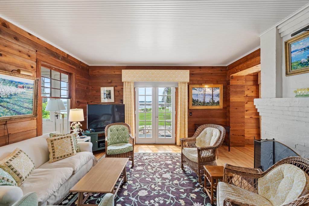 1621 Fern Harbor Springs MI 49740