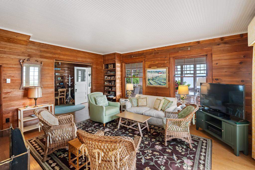 1621 Fern Harbor Springs MI 49740