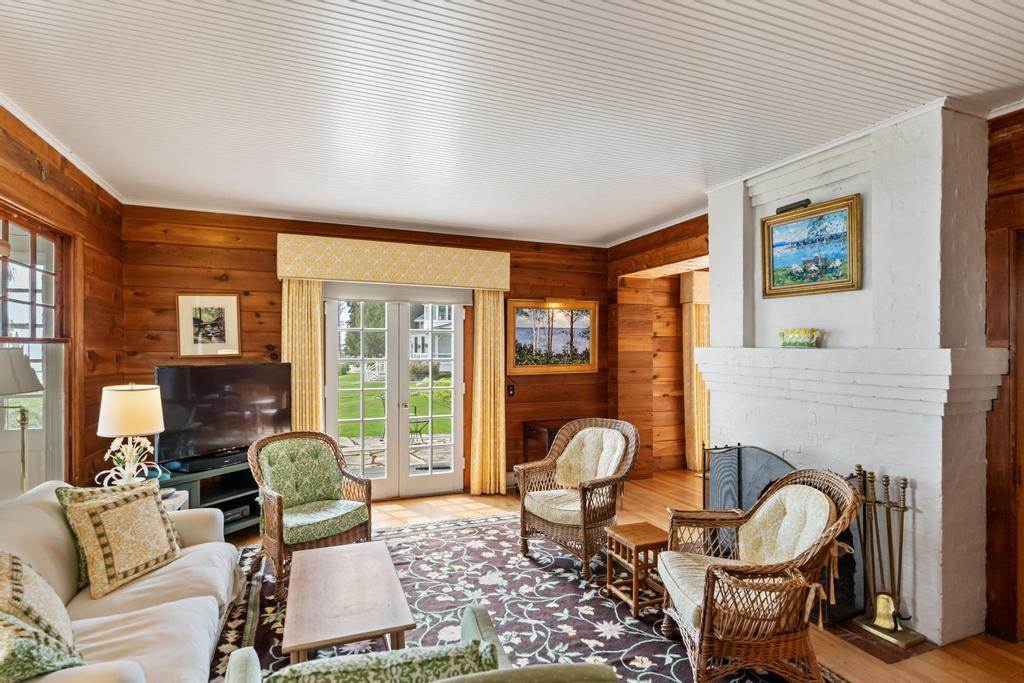 1621 Fern Harbor Springs MI 49740