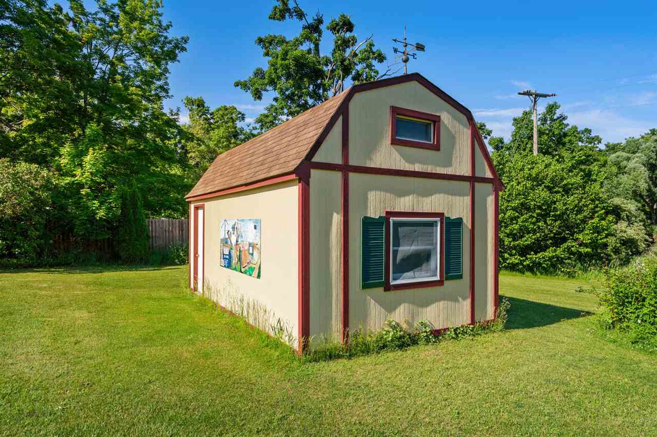 10970 Burnett Road Charlevoix MI 49720