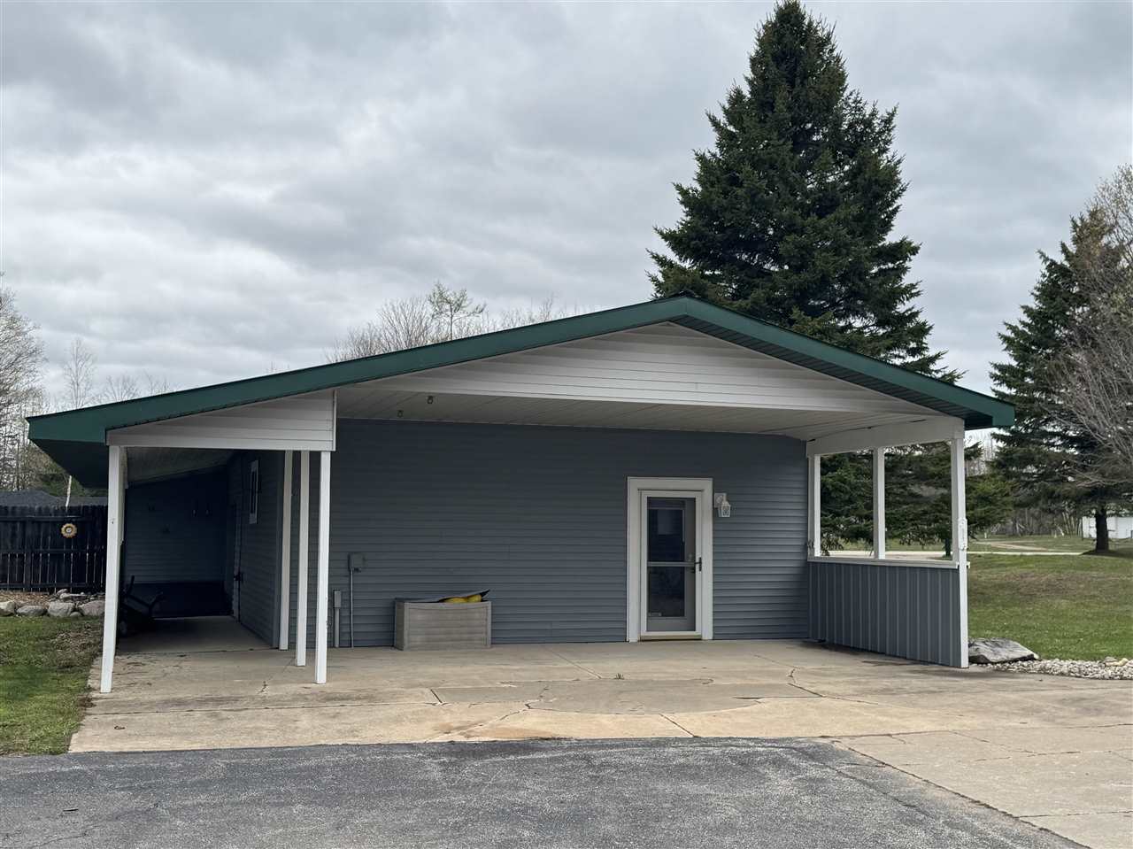 6690 N U.s. 31 Levering MI 49755