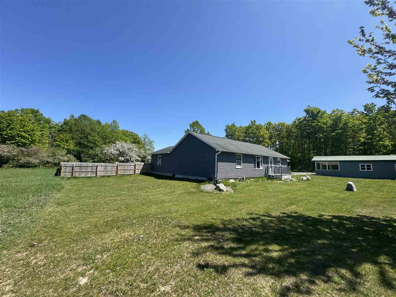 6990 N U.s. 31 Levering MI 49755