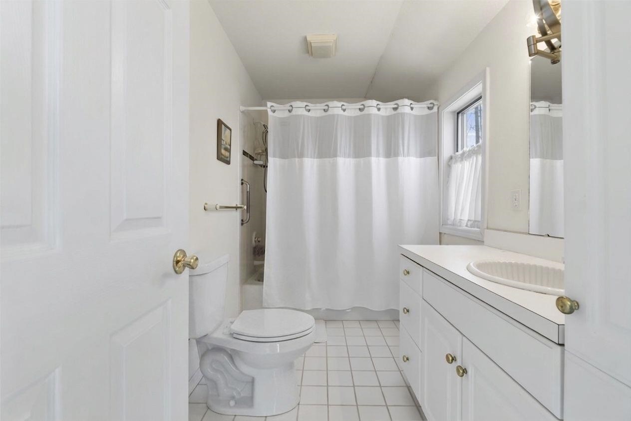 1826 Bluffs Edge Harbor Springs MI 49740