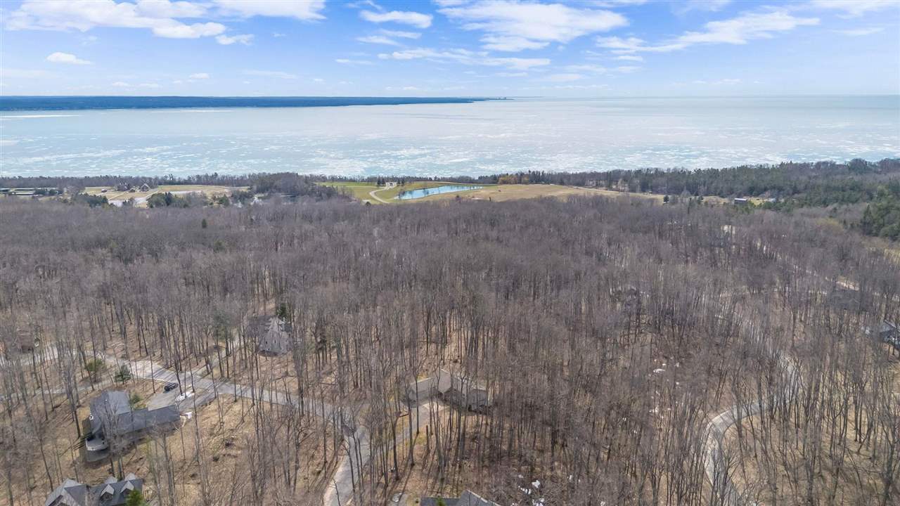 1826 Bluffs Edge Harbor Springs MI 49740