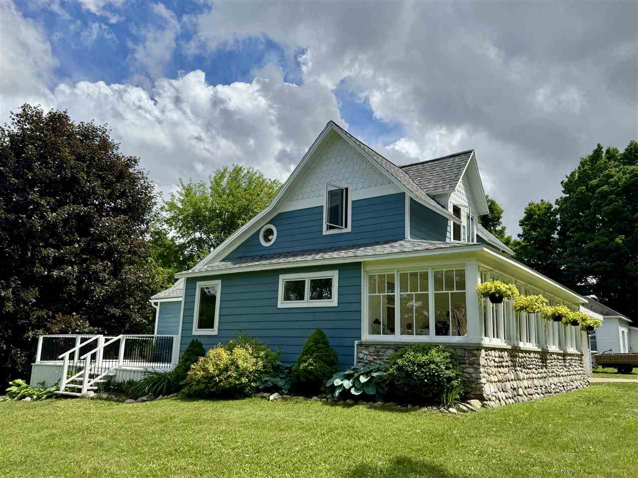 2602 Elm Central Lake MI 49622