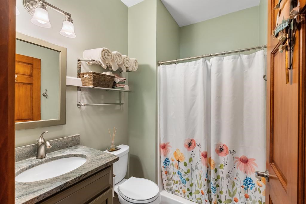 8515 Sunset Meadow Drive Charlevoix MI 49720
