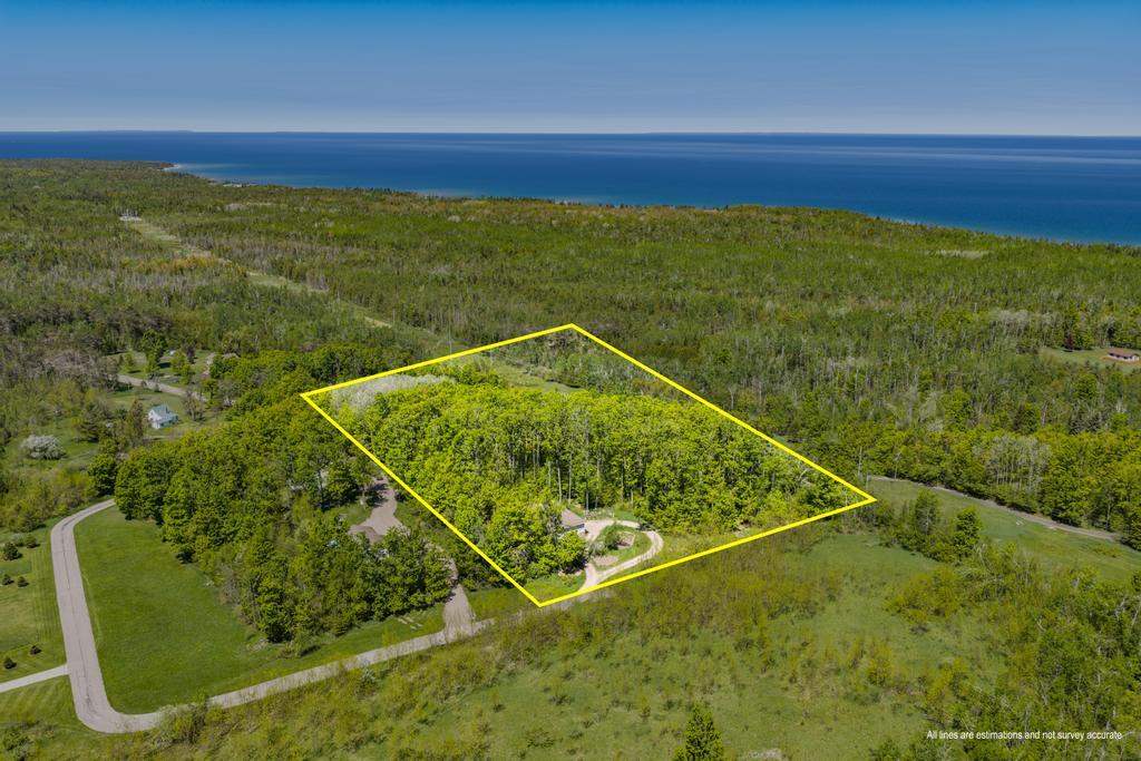 8515 Sunset Meadow Drive Charlevoix MI 49720