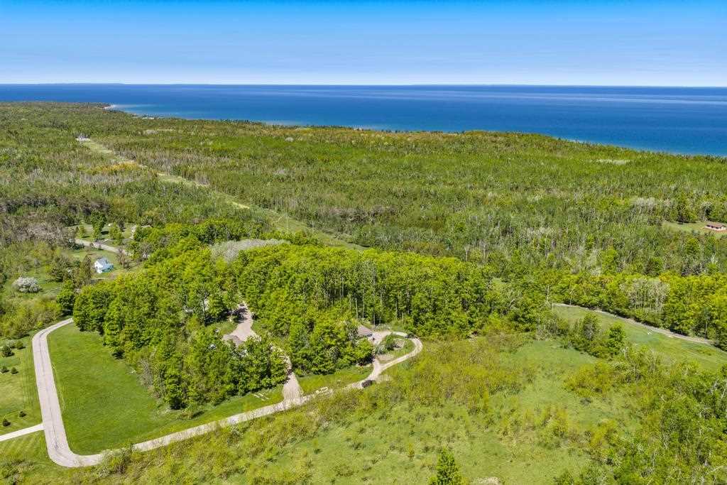 8515 Sunset Meadow Drive Charlevoix MI 49720