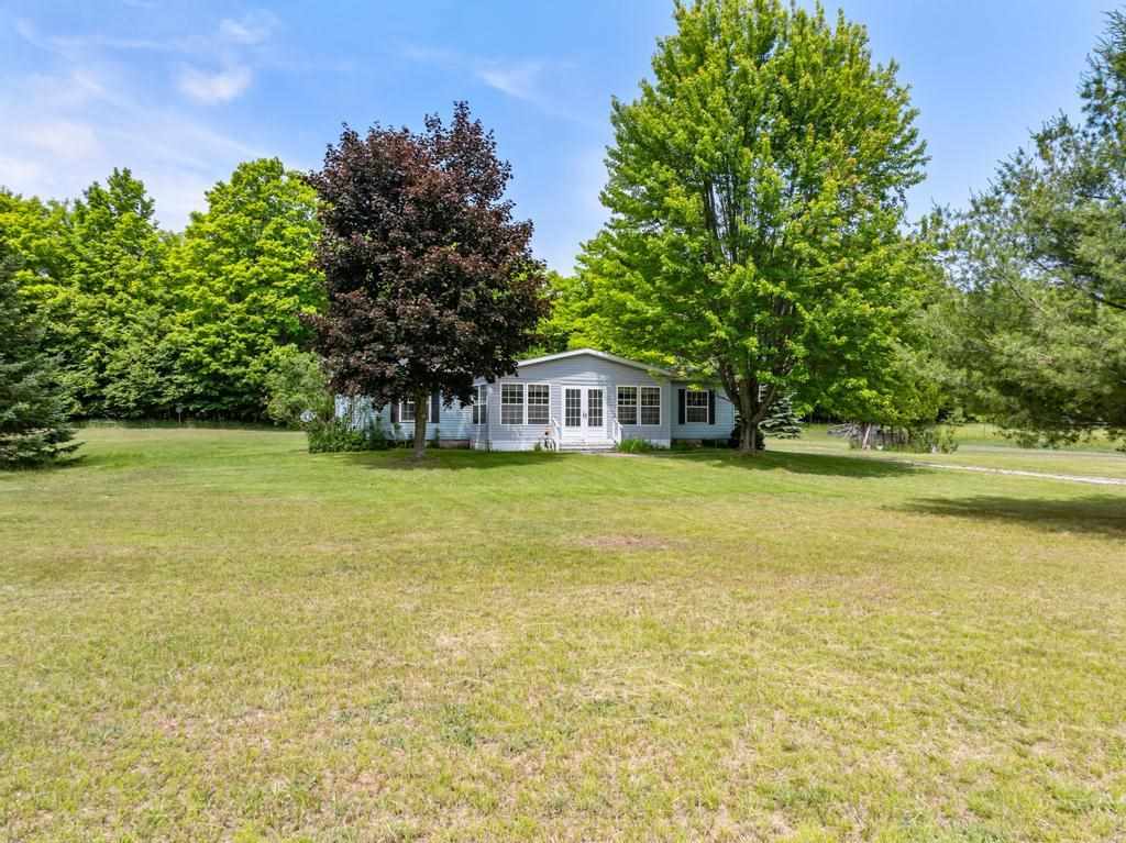 1228 Beckon Road Pellston MI 49769