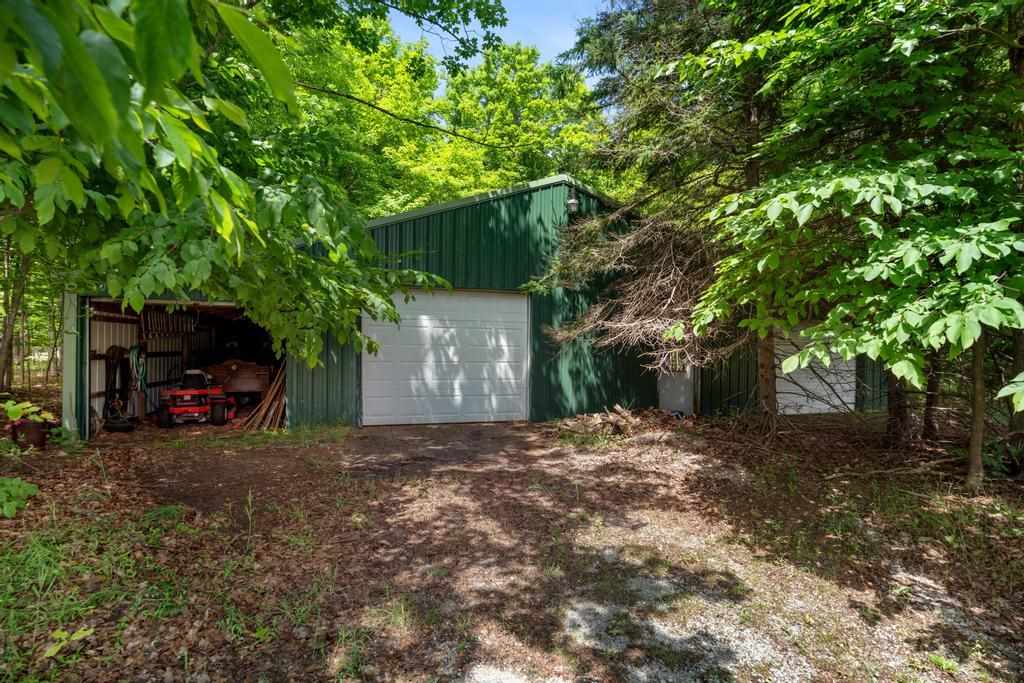 1228 Beckon Road Pellston MI 49769