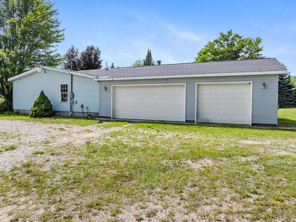 1228 Beckon Road Pellston MI 49769