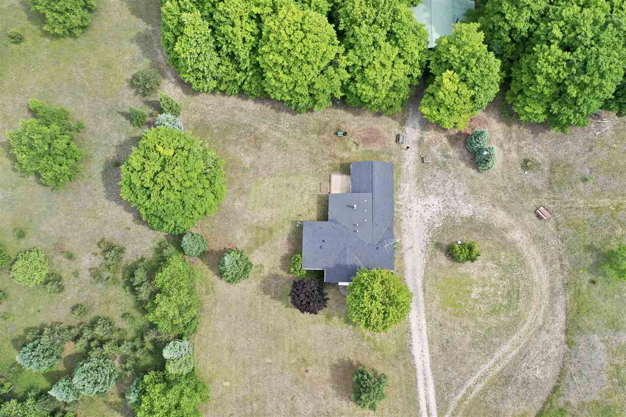 1228 Beckon Road Pellston MI 49769