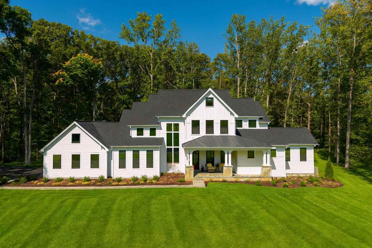 2218 Pinecrest Harbor Springs MI 49740