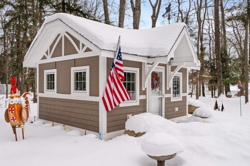 5243 W Lake Street Harbor Springs MI 49740