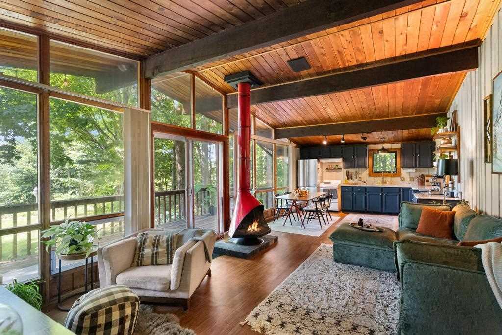 5630 Elm Lane Harbor Springs MI 49740