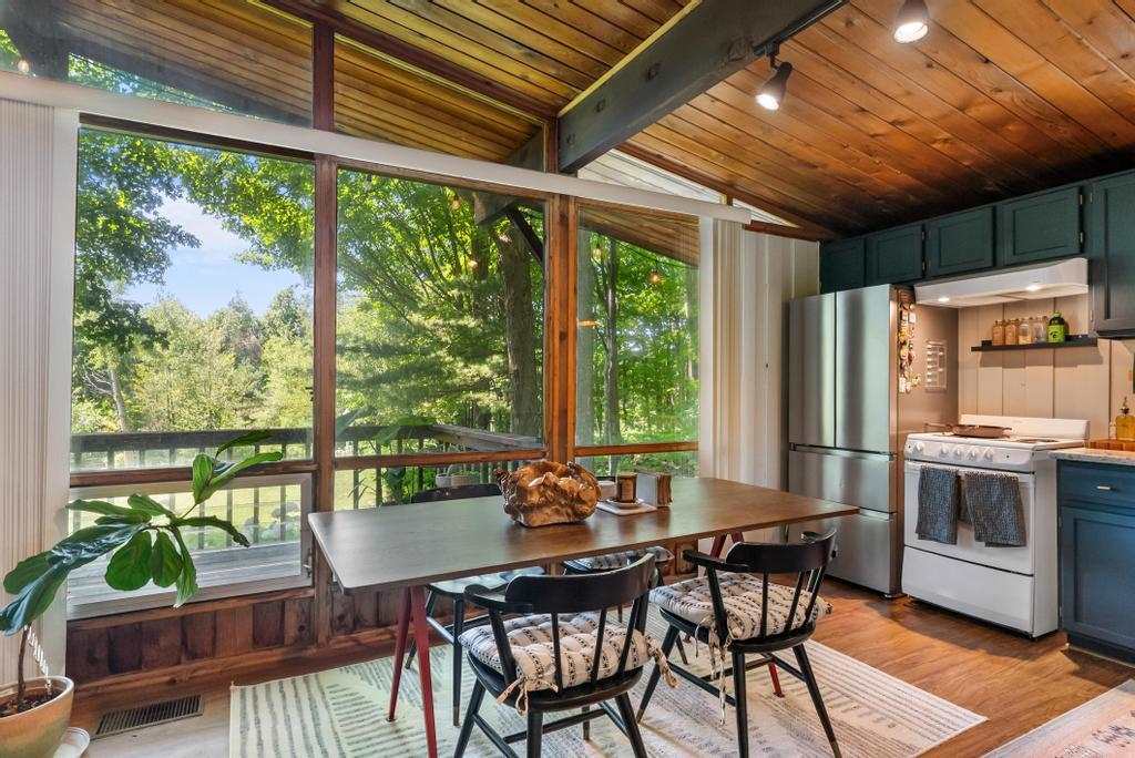 5630 Elm Lane Harbor Springs MI 49740