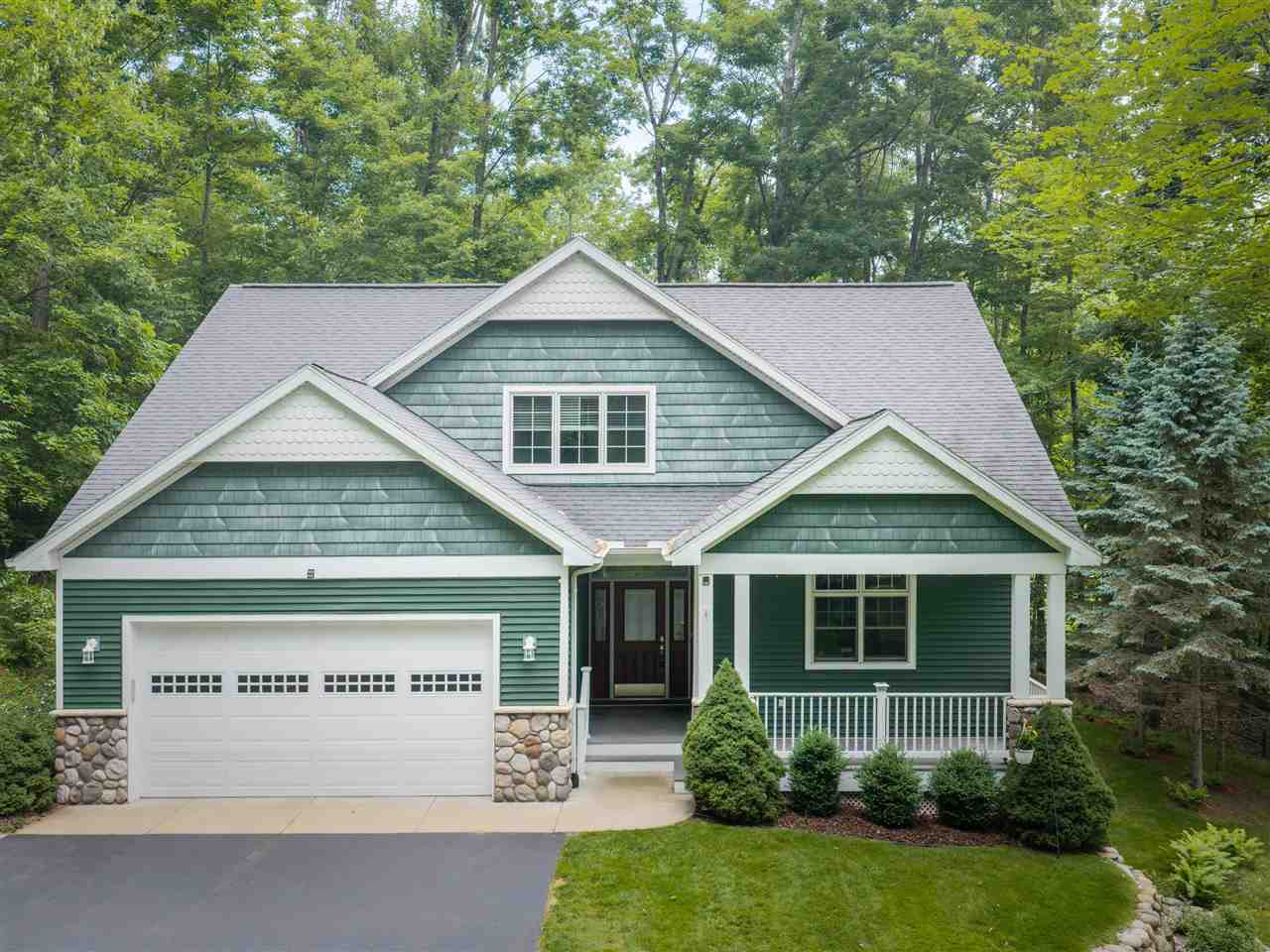 2525 Rosewood Lane Petoskey MI 49770