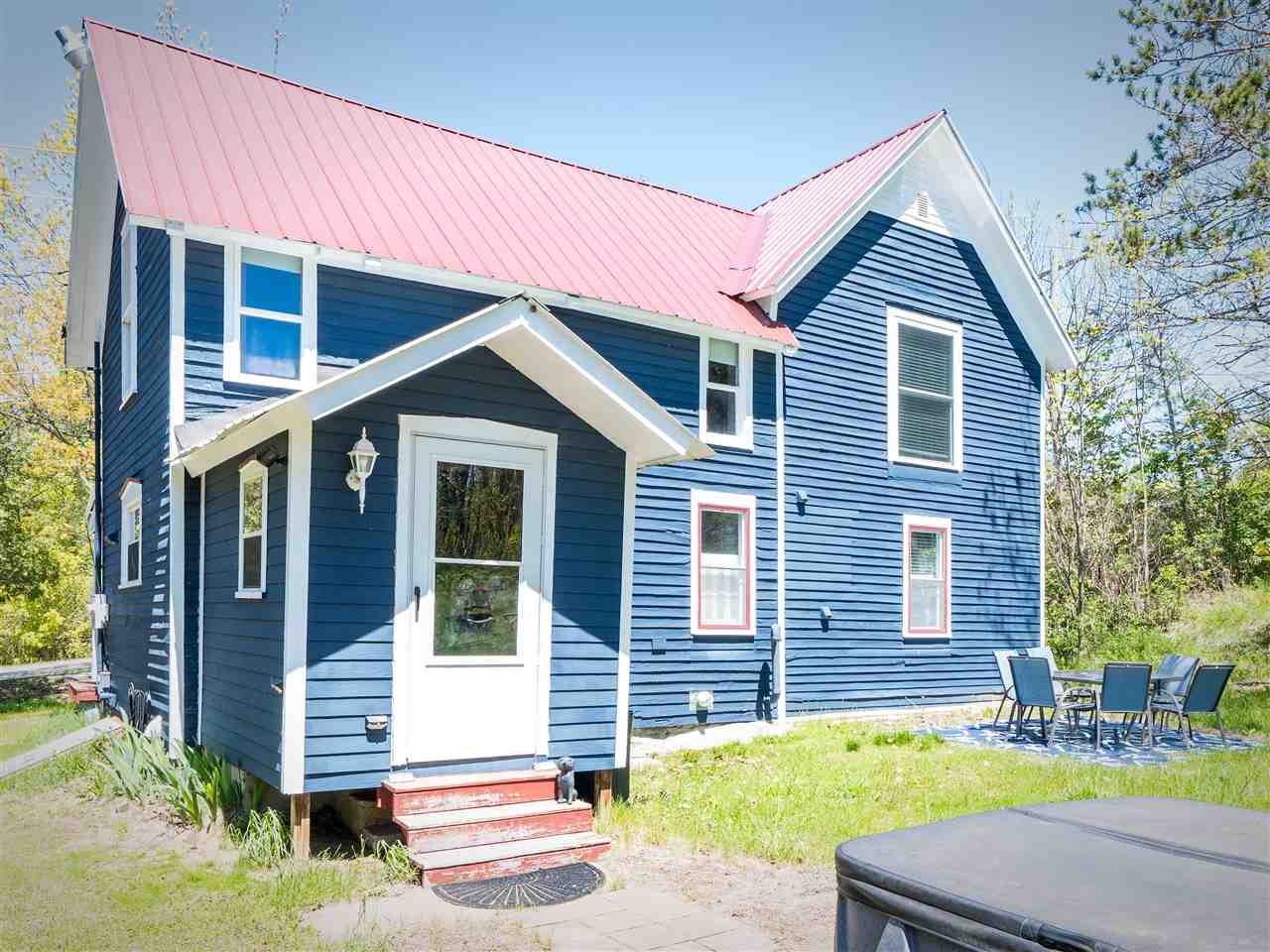 8102 Upper Bay Shore Road Charlevoix MI 49720