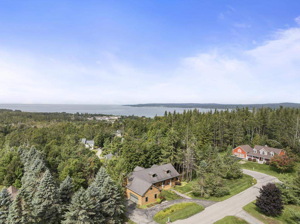 3320 Aurora Petoskey MI 49770