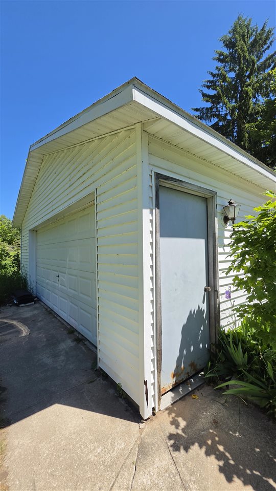 7962 W Stutsmanville Road Harbor Springs MI 49740