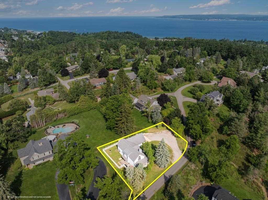 311 Foxwood Lane Petoskey MI 49770