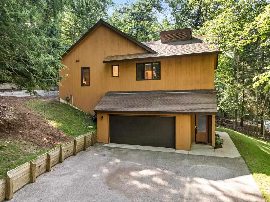 1452 Timber Pass Harbor Springs MI 49740