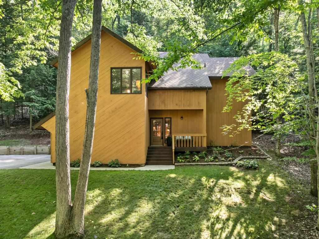 1452 Timber Pass Harbor Springs MI 49740