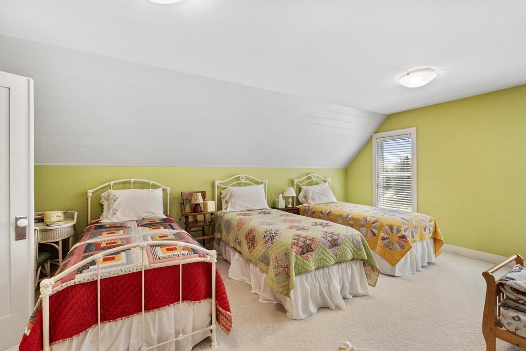 11705 N Stonebridge Charlevoix MI 49720