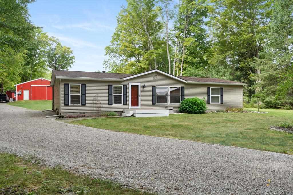 5297 Six Mile Lake Road East Jordan MI 49727
