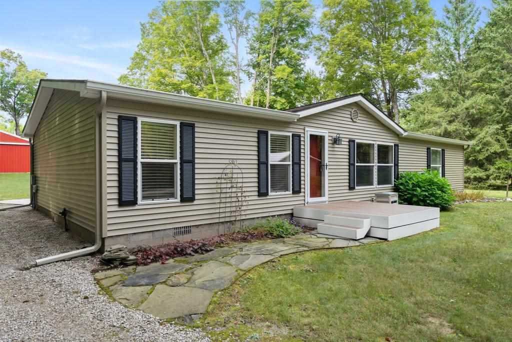 5297 Six Mile Lake Road East Jordan MI 49727