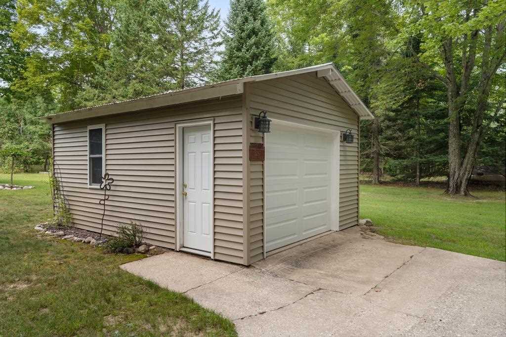 5297 Six Mile Lake Road East Jordan MI 49727