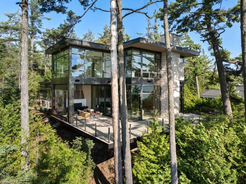 3087 Forrest Avenue Harbor Springs MI 49740