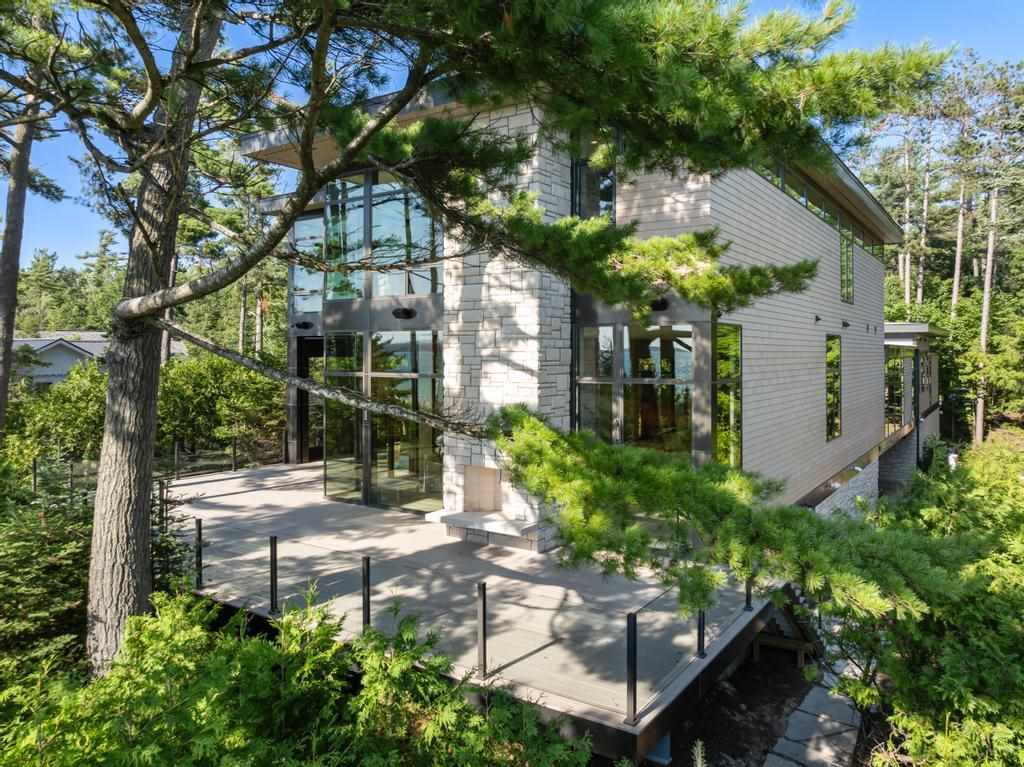 3087 Forrest Avenue Harbor Springs MI 49740