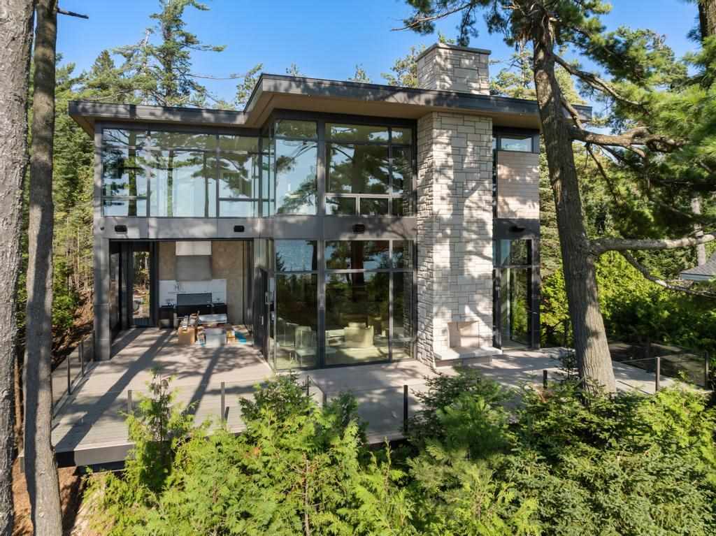 3087 Forrest Avenue Harbor Springs MI 49740