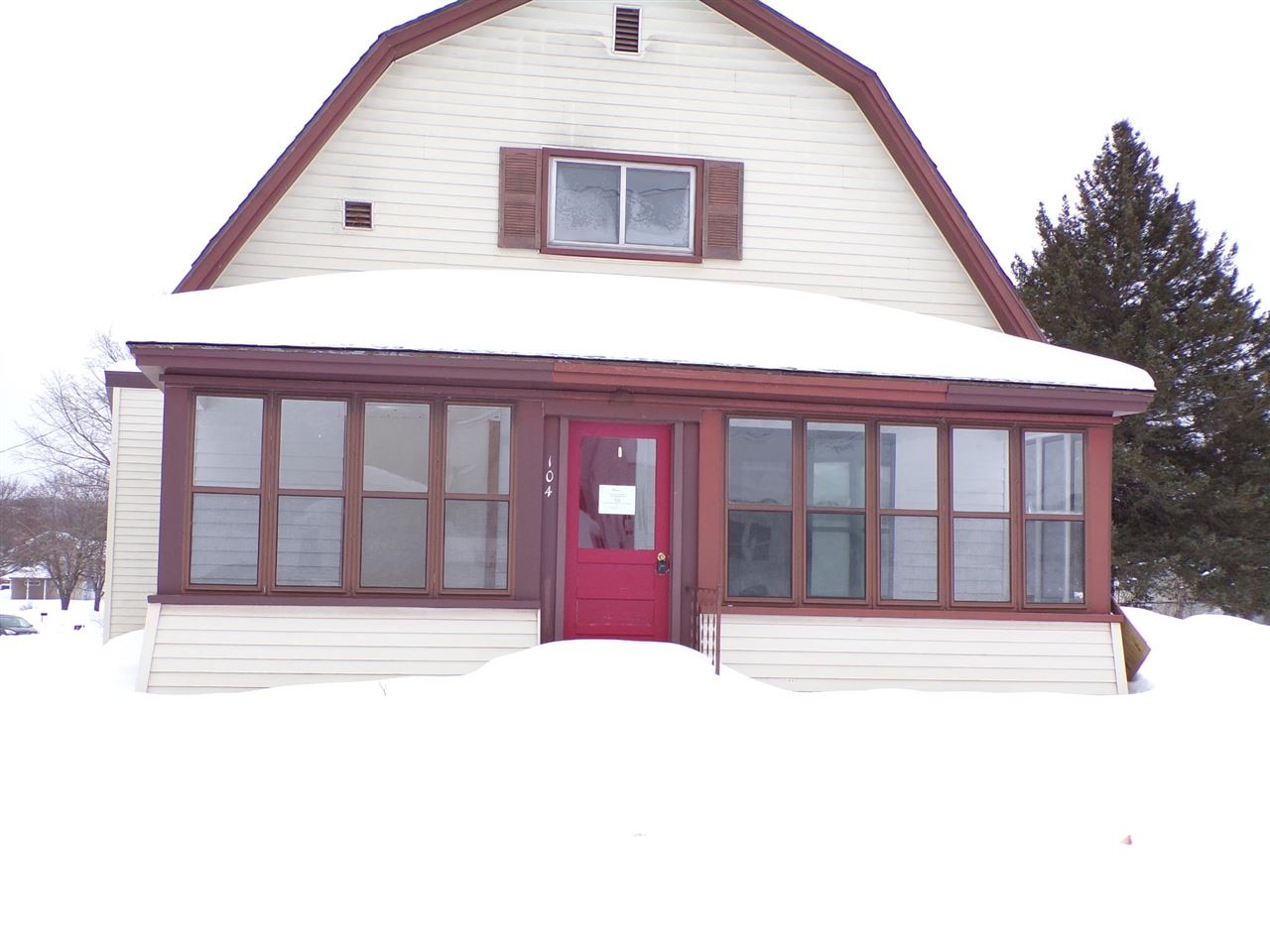 104 Elizabeth Street East Jordan MI 49727