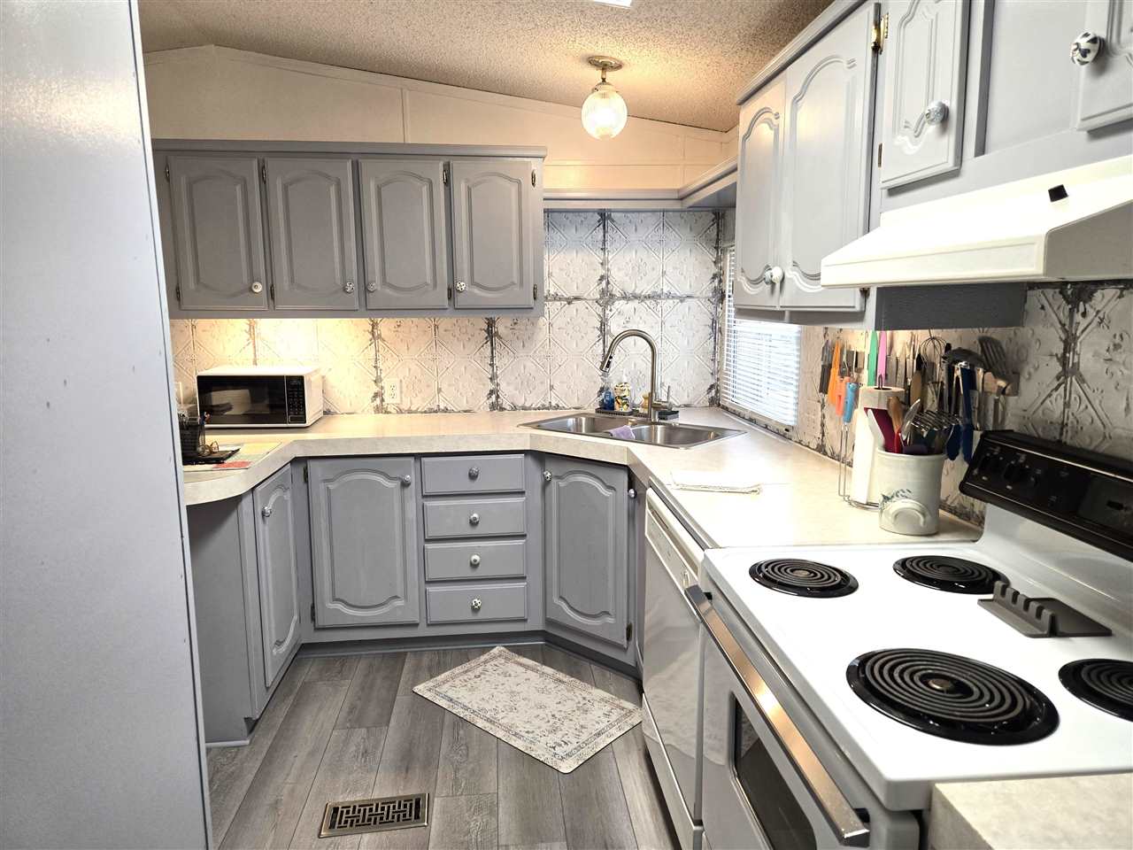 7245-77 Upper Kelsey Charlevoix MI 49720