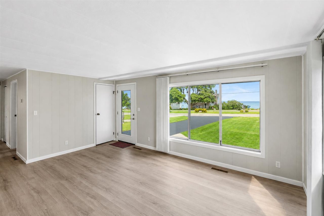407 N Huron Avenue Mackinaw City MI 49701