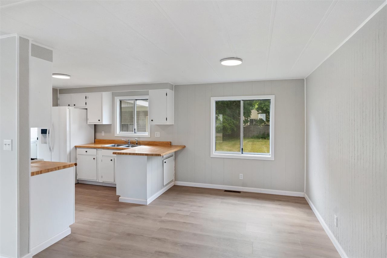 407 N Huron Avenue Mackinaw City MI 49701