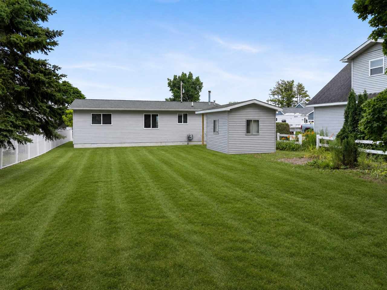407 N Huron Avenue Mackinaw City MI 49701