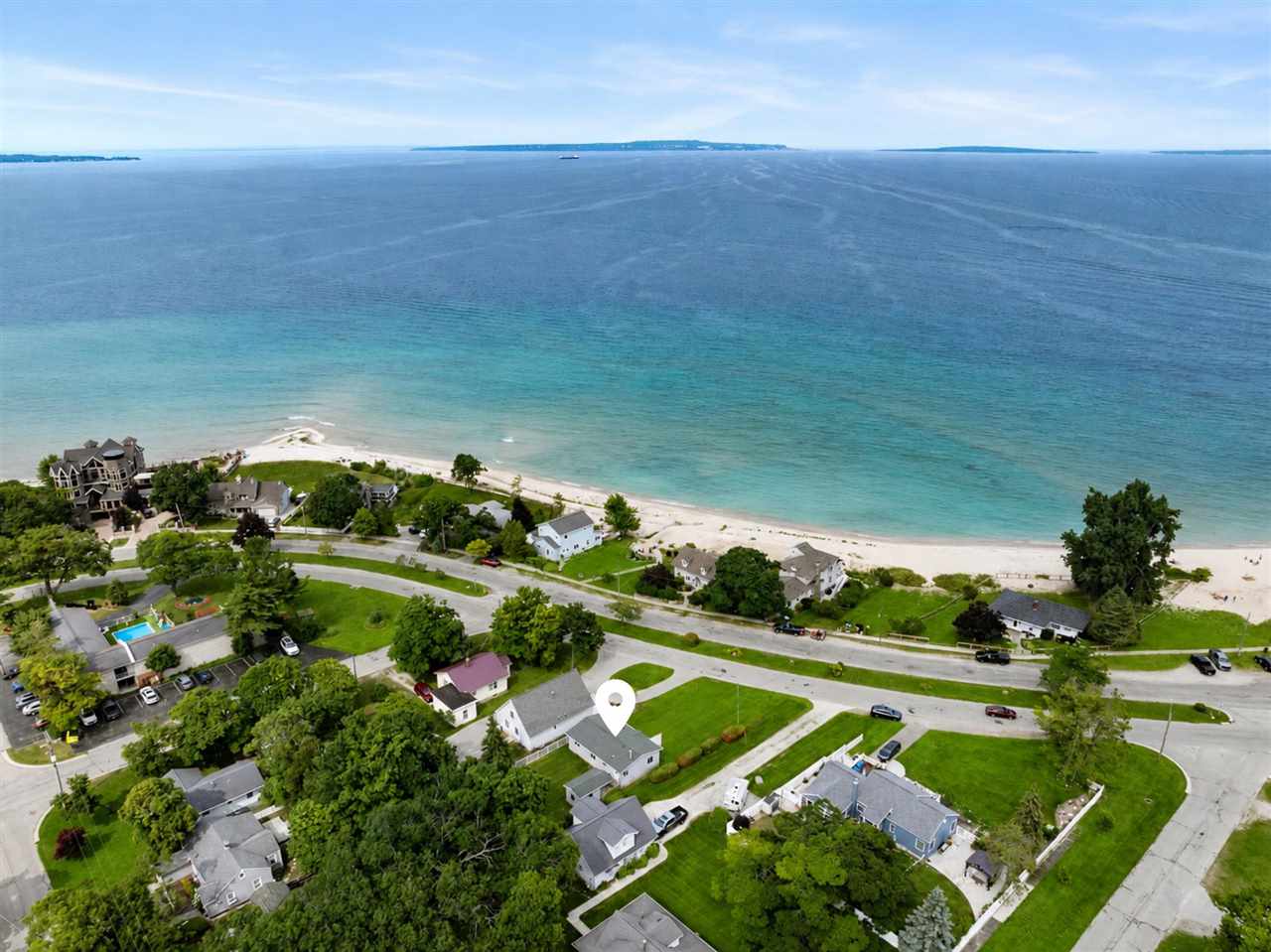 407 N Huron Avenue Mackinaw City MI 49701