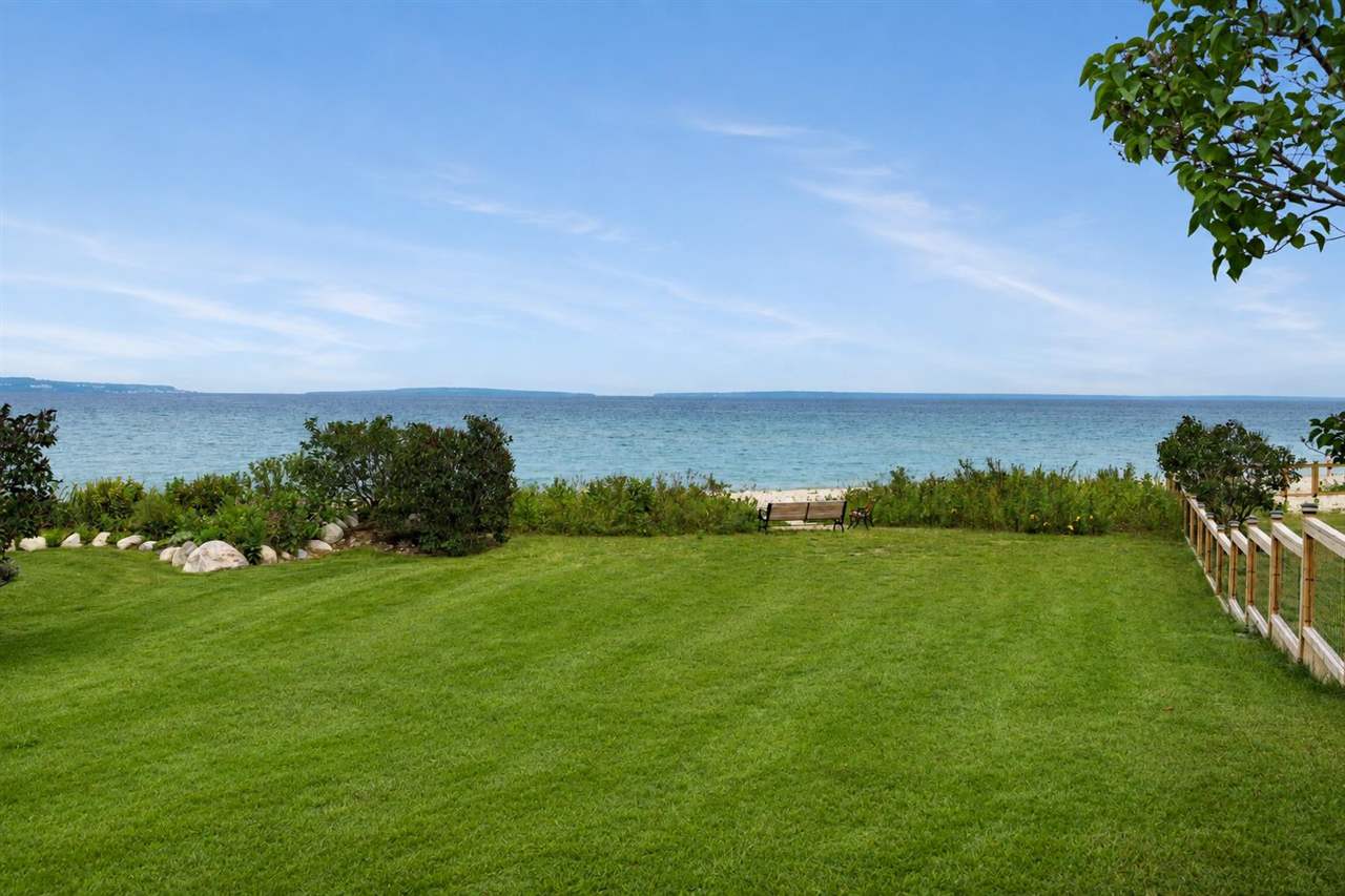 407 N Huron Avenue Mackinaw City MI 49701