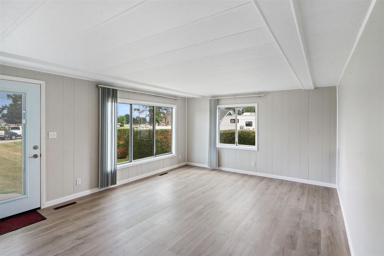 407 N Huron Avenue Mackinaw City MI 49701