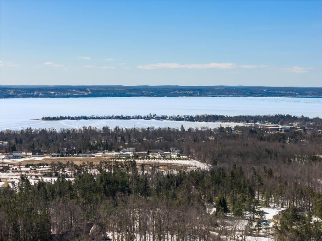 7083 Rolling Meadow Trail Harbor Springs MI 49740