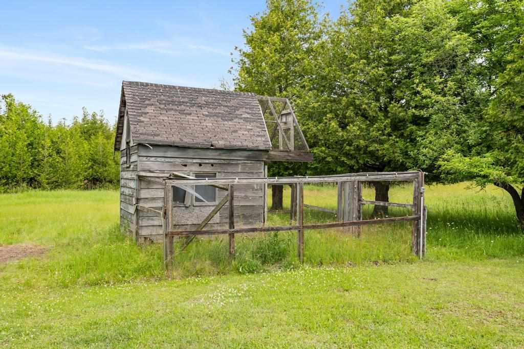 19553 Richardson Road Charlevoix MI 49720