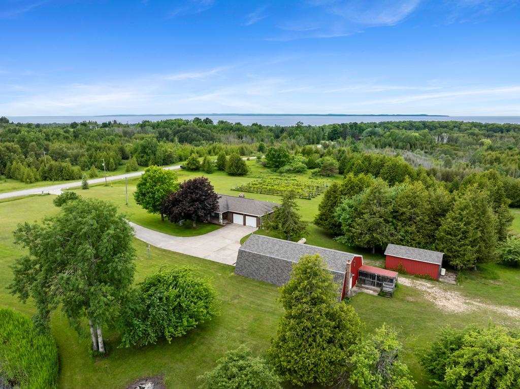 19553 Richardson Road Charlevoix MI 49720
