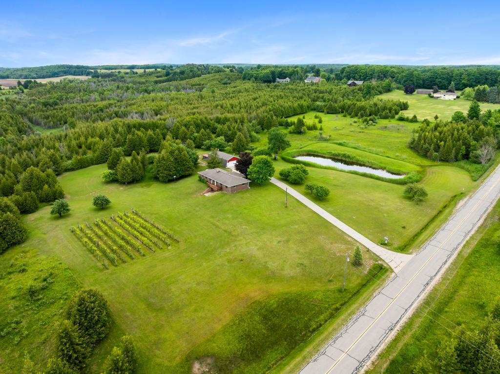 19553 Richardson Road Charlevoix MI 49720