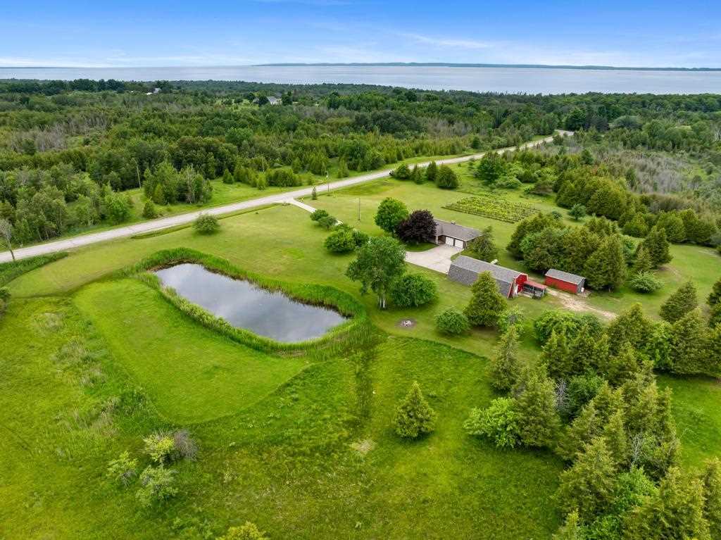 19553 Richardson Road Charlevoix MI 49720