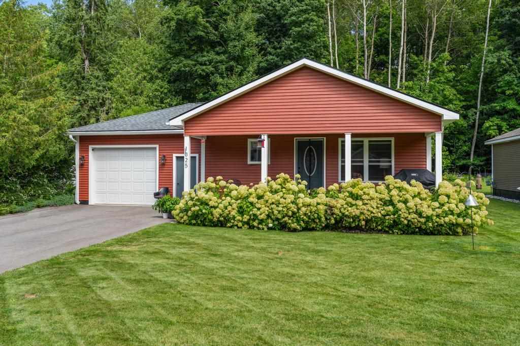 1325 Pleasant Avenue Boyne City MI 49712